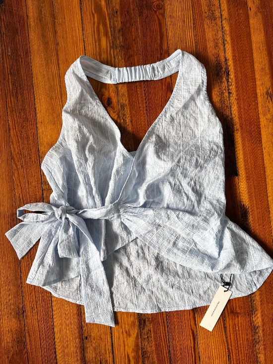 Tops - Light blue sleeveless top